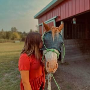 Meet your Posher, Abella